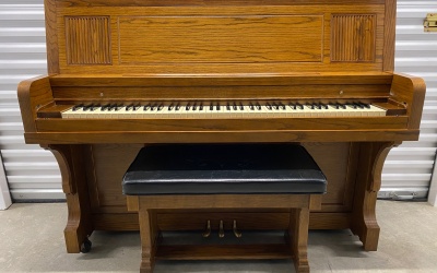 Everett Studio Piano