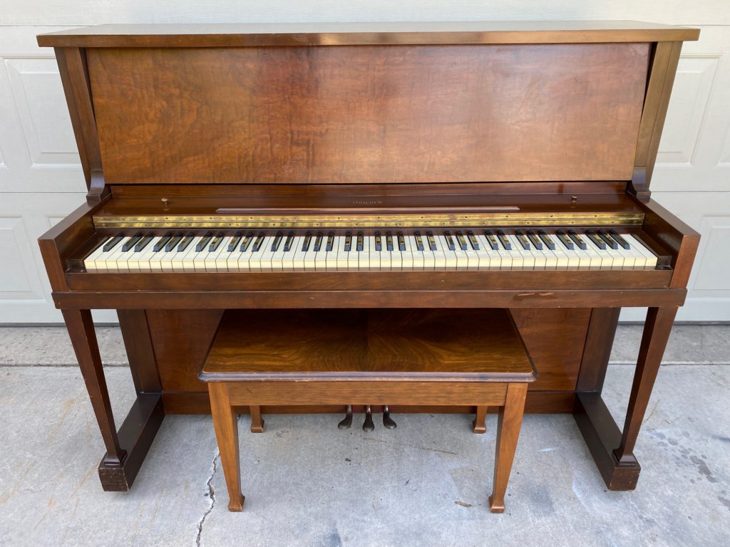 Baldwin Howard Upright