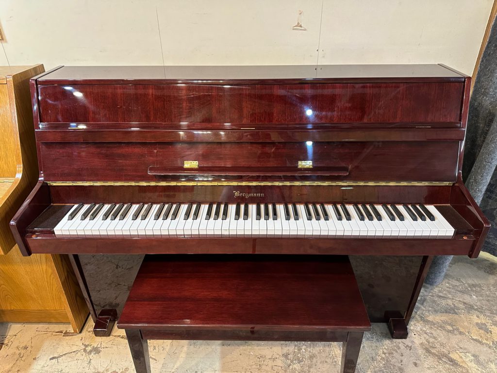 Bergmann Console Piano