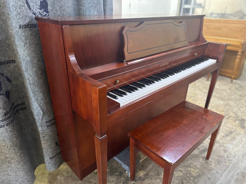 Yamaha Console Piano