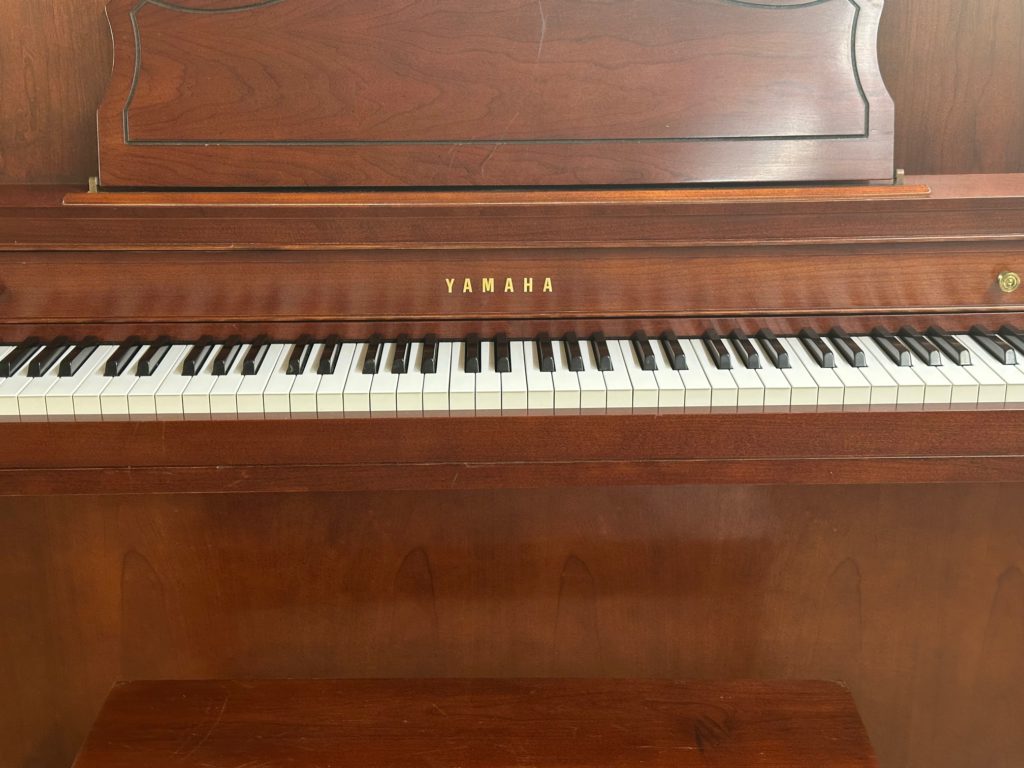 Yamaha Console Piano