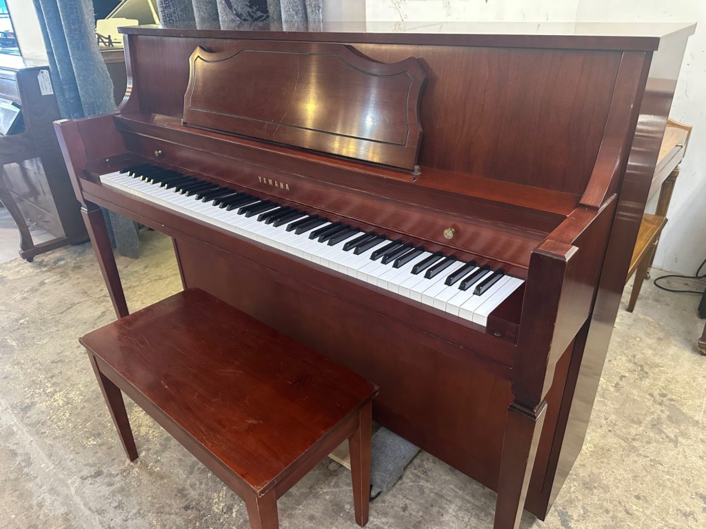 Yamaha Console Piano