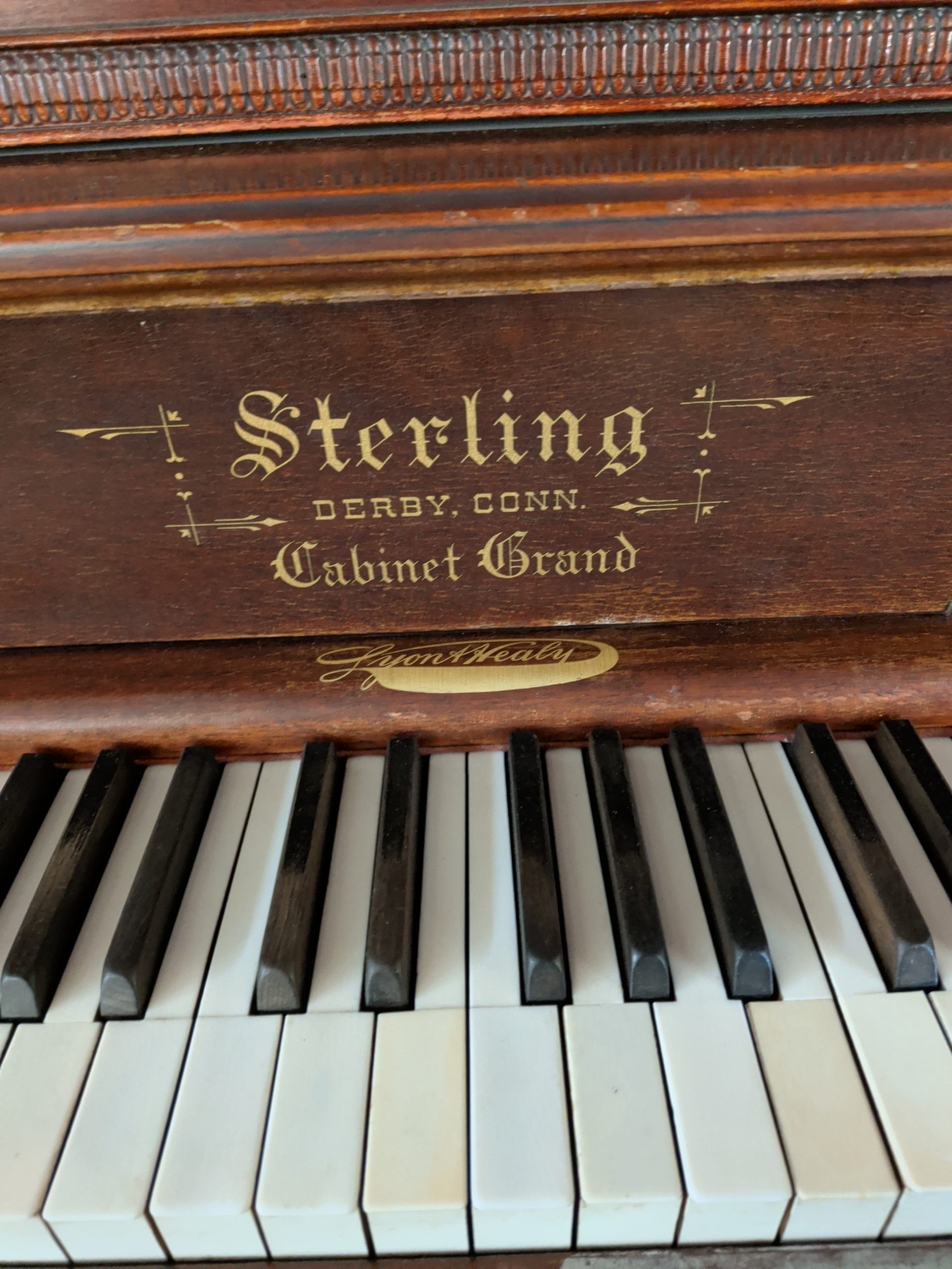 Sterling Upright Upright Vintage Piano