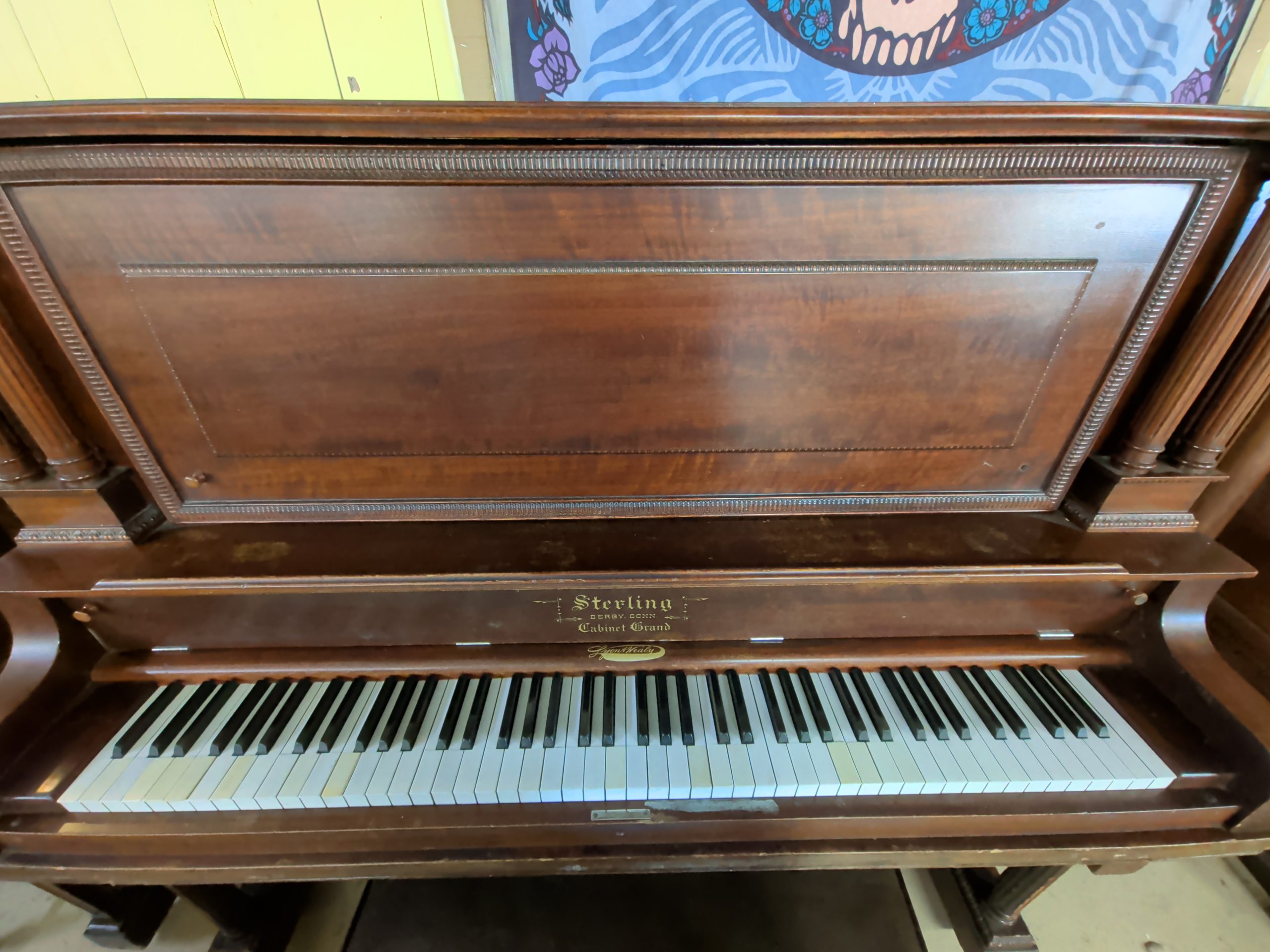 Sterling Upright Upright Vintage Piano