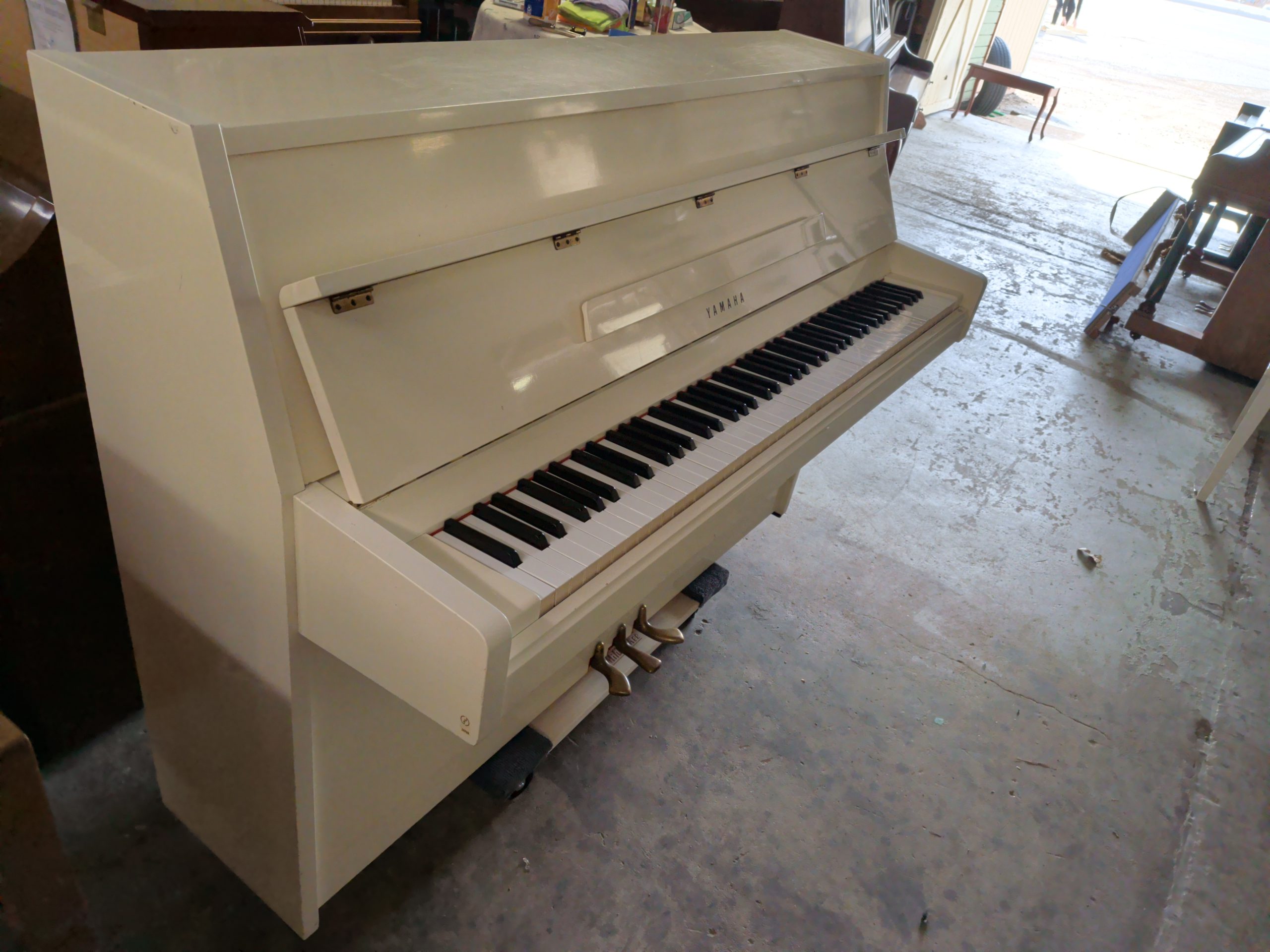 Yamaha Console Console Modern Day Piano