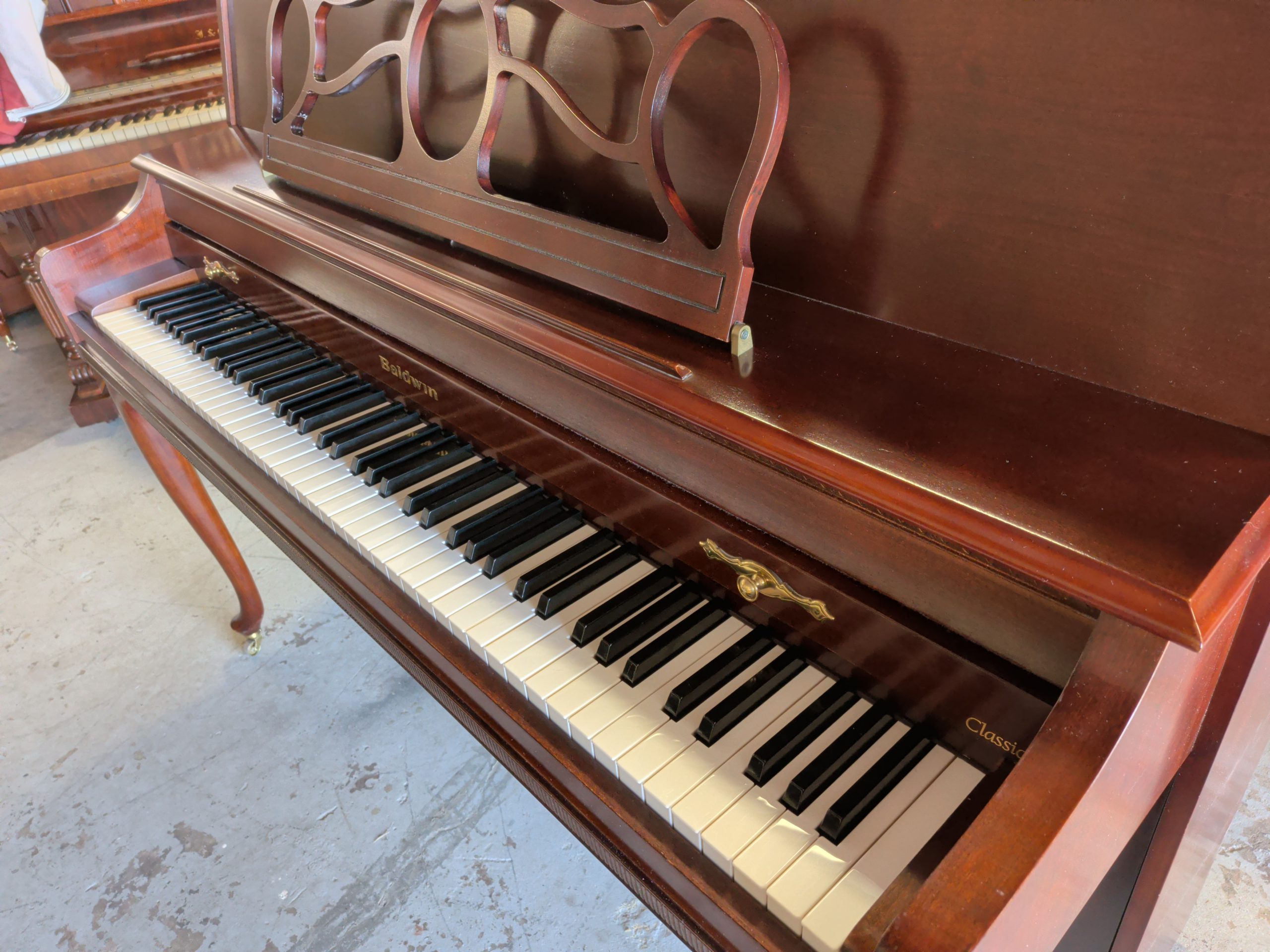 Baldwin Console Console Modern Day Piano